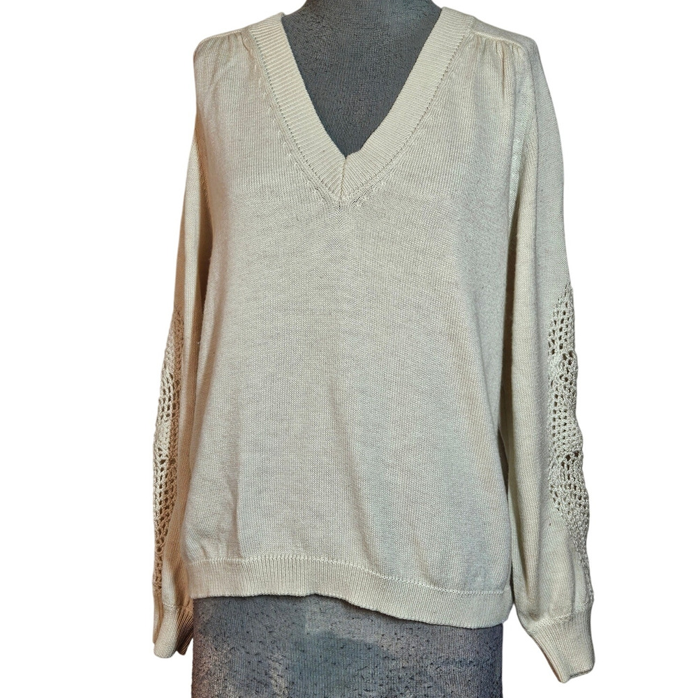 Skies Are Blue Cream V Neck Sweater Size Small